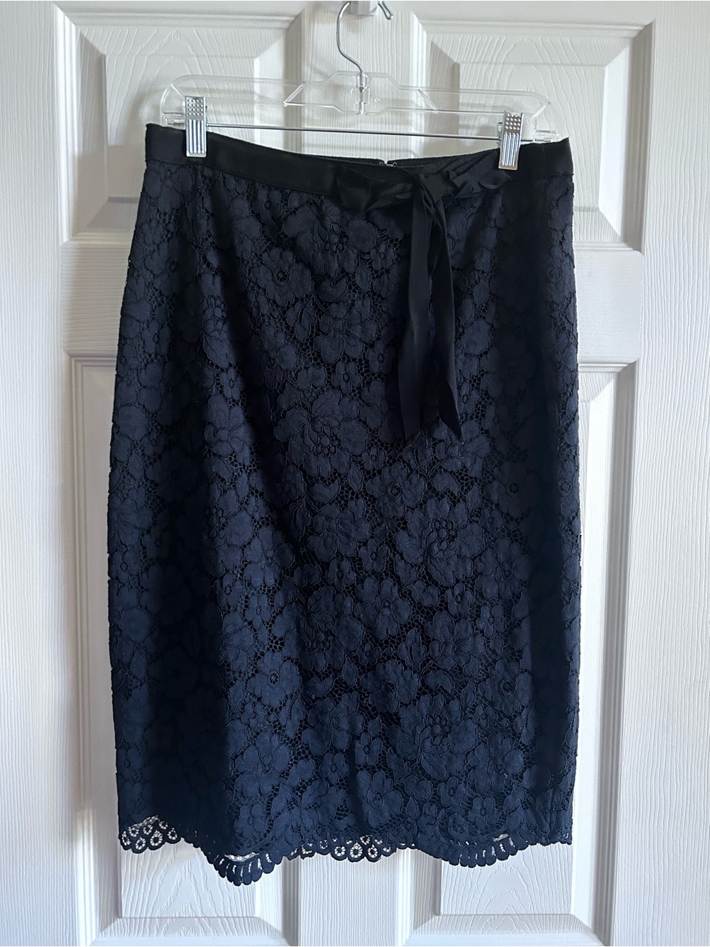 Elegant Black Lace Pencil Skirt